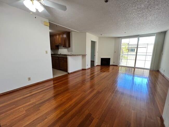 Photo - 1 BEDROOM / 1 BATH APARTMENT - NEAR UCLA C... Unit 201