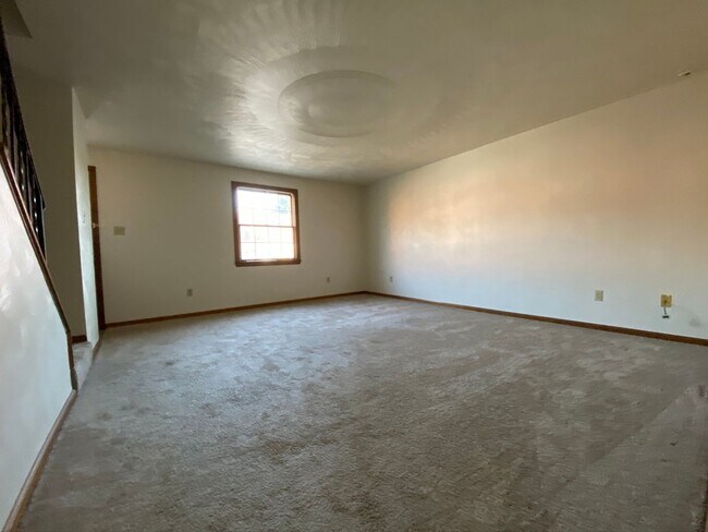 Photo - Lovely 2 Bedroom Townhouse with Private Pa...