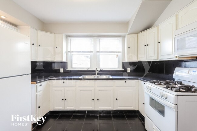 Photo - 7803 S Central Ave