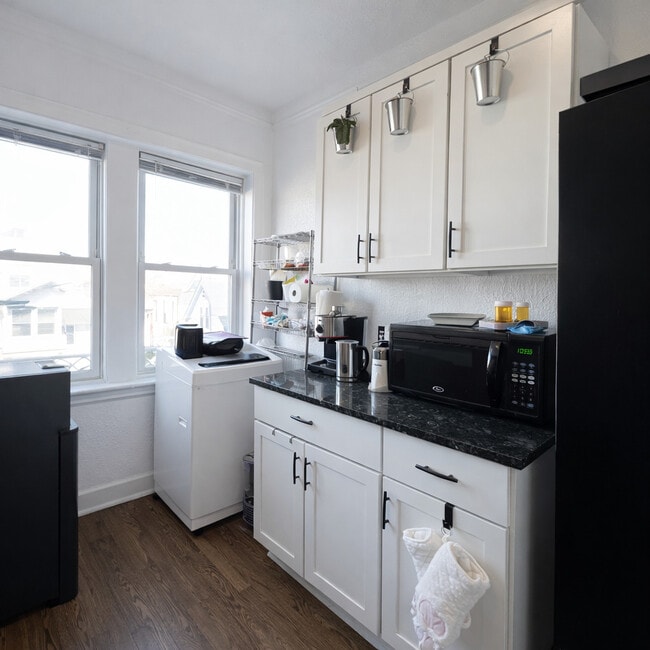 Photo - 2920 N Albany Ave Unit 2E