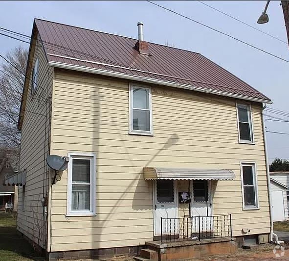 Building Photo - 330 Columbia St Unit 2 Rental
