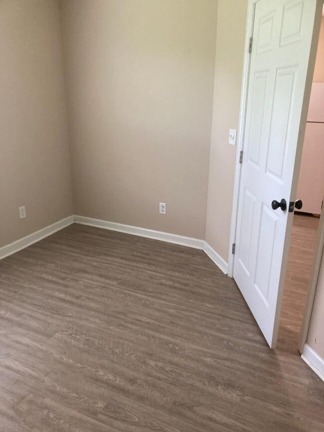 Photo - 327 Hogan Cir Unidad E