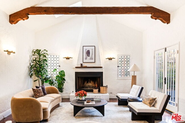 Photo - 2251 N Cahuenga Blvd