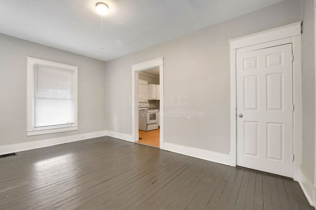 Photo - 844 S 33rd St