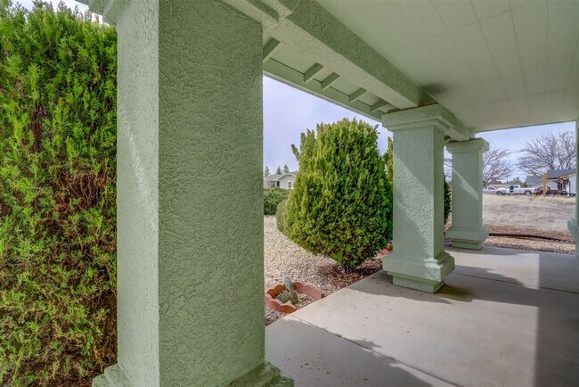 9440 E Towago Dr