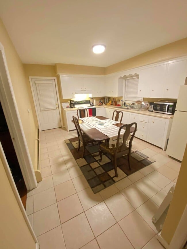 25 Saint Marys St Unit 102