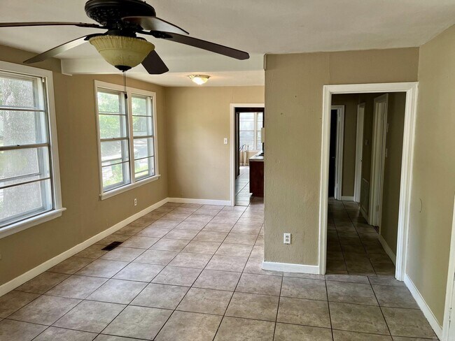 Photo - 1601 S Pierce St