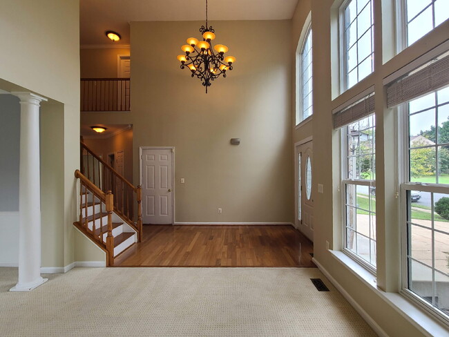 Photo - Gorgeous 6 BR Home, Convenient to Quantico & Commuting