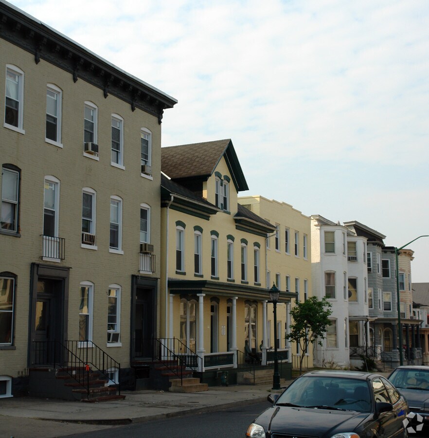 Photo - 220-222 Summit Ave