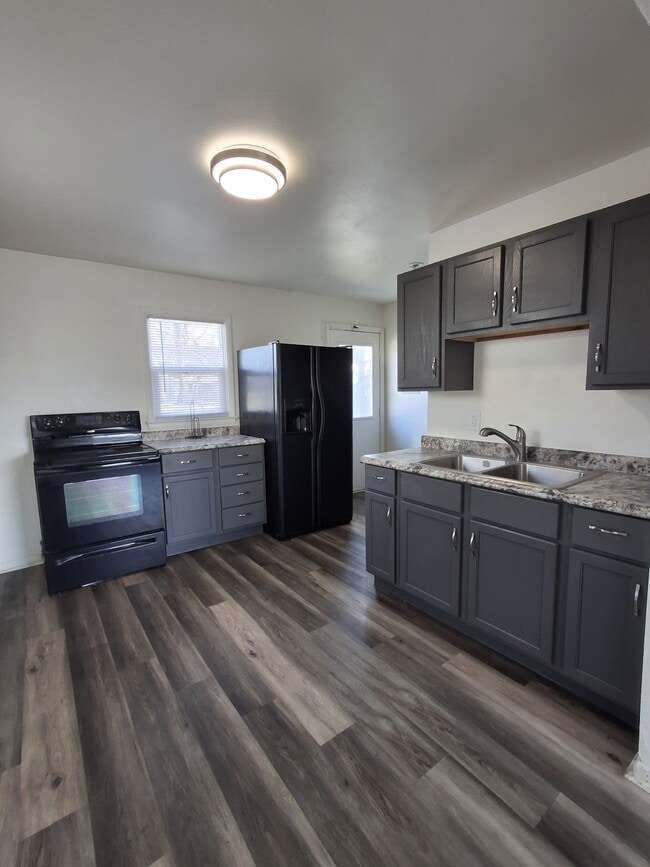 Photo - 2514 Chase St