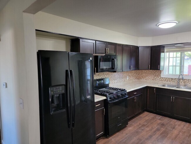 Photo - 3232 S Auburn Dr