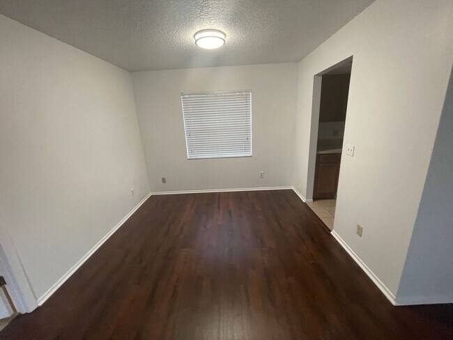 Photo - 3 Bed/2 Bath, 2 Car Garage - Single Family...