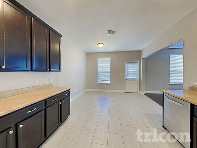 Photo - 11811 Pure Silver