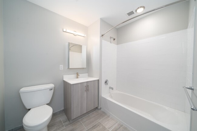 Photo - 201 Cornelison Ave Unidad 303