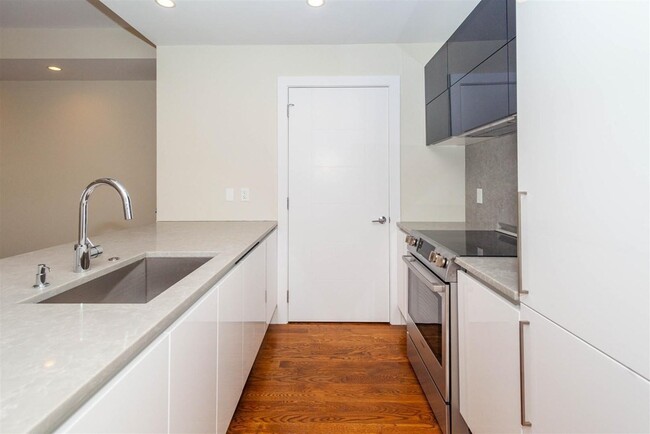 Photo - 906 E 2nd St Condo Unit 110