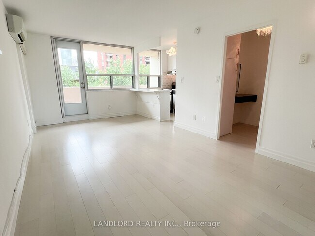 Photo - 40 Homewood Ave Unit 811