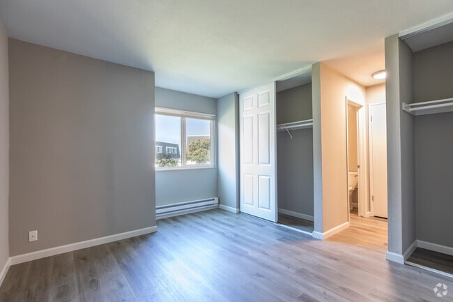 1BR, 1BA - 750SF - Villages at Pacifica