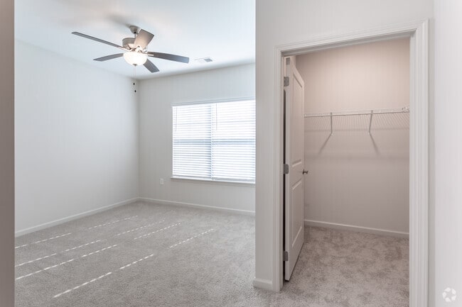 3BR, 2BA - 1295SF Azalea - Master Bedroom - The Groves at 421