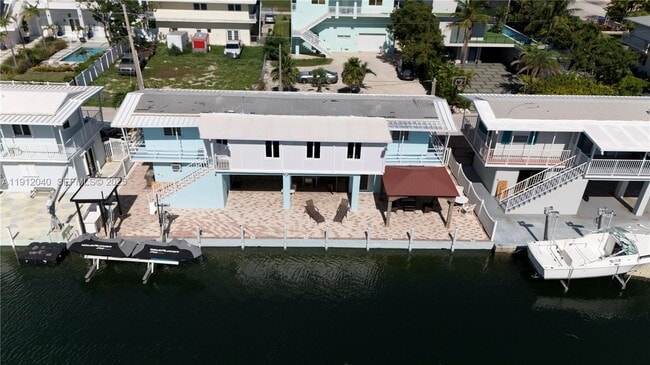 Photo - 228 Orchid St