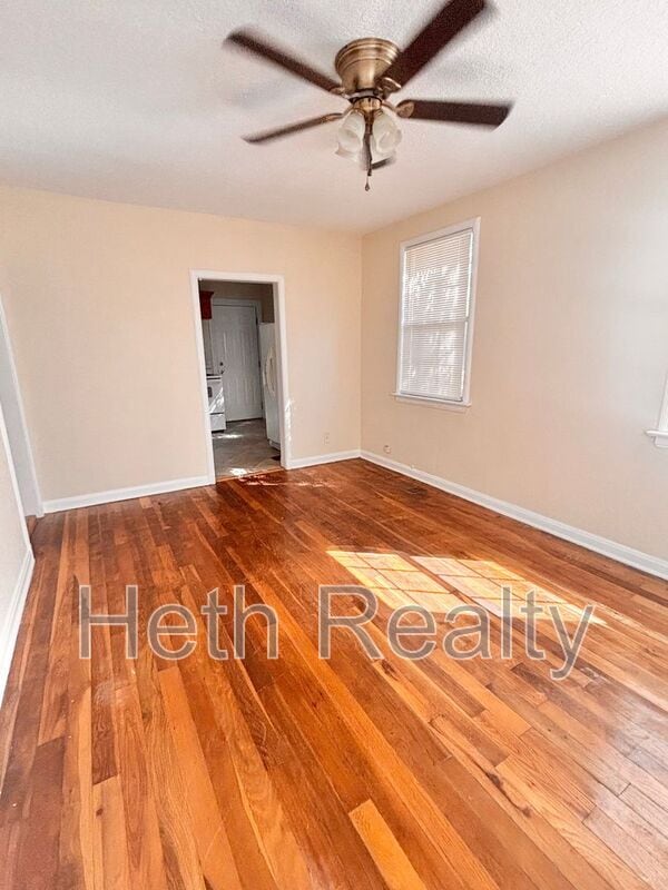 Photo - 3233 Post St