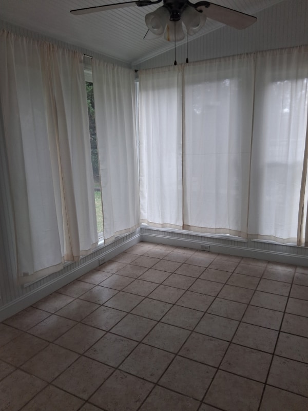 Photo - 3930 Saxonbury Way