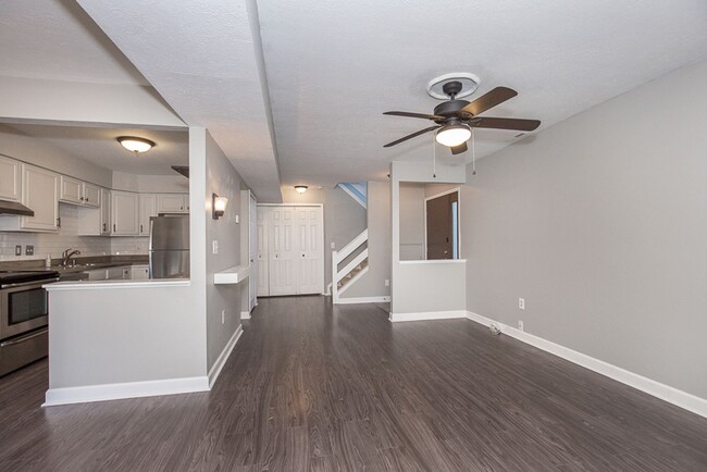 7392 Creekwood Dr