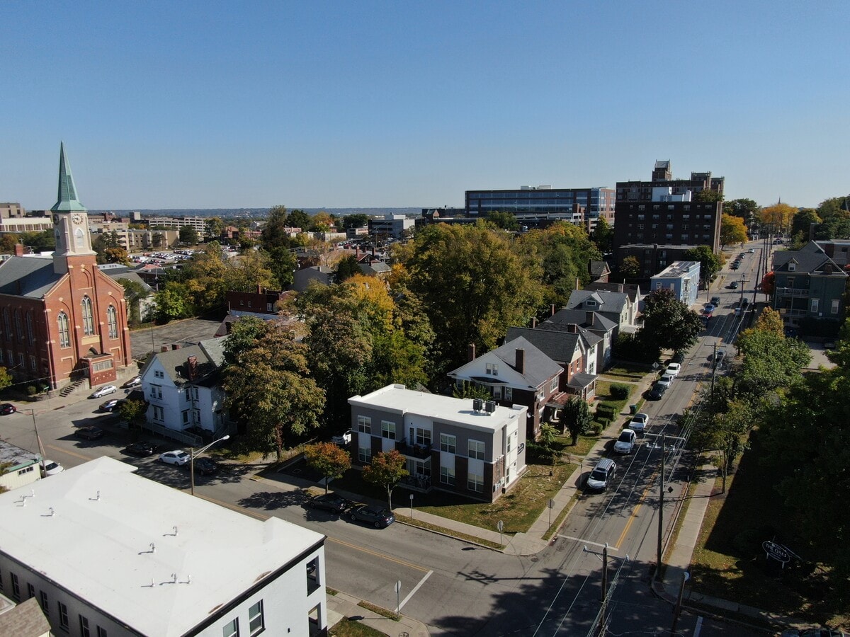 Photo - 232 Oak St