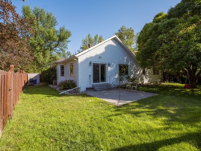 Photo - Cute 4 bedroom home for rent! Recently Upd...