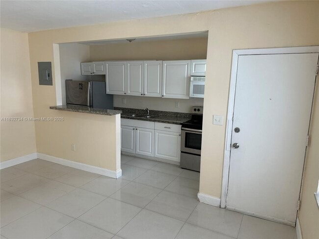 Photo - 2369 NE 172nd St Apartment Unit 4