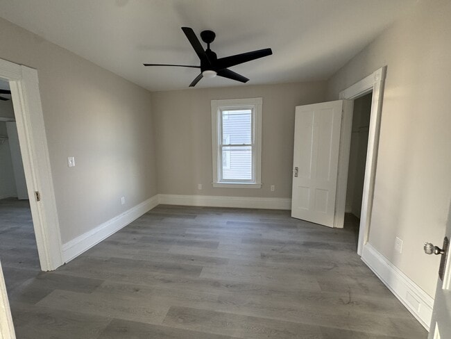 Photo - 494 Hevey St