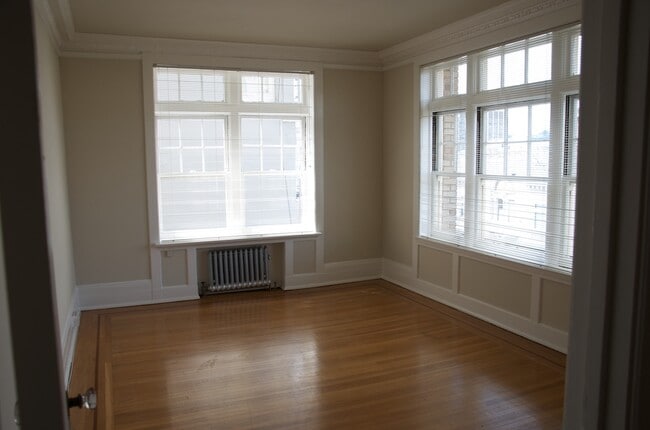 Photo - Warrington Apartments