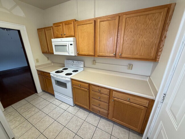 Photo - 2112-2120 Indianola Ave. Unit 2114
