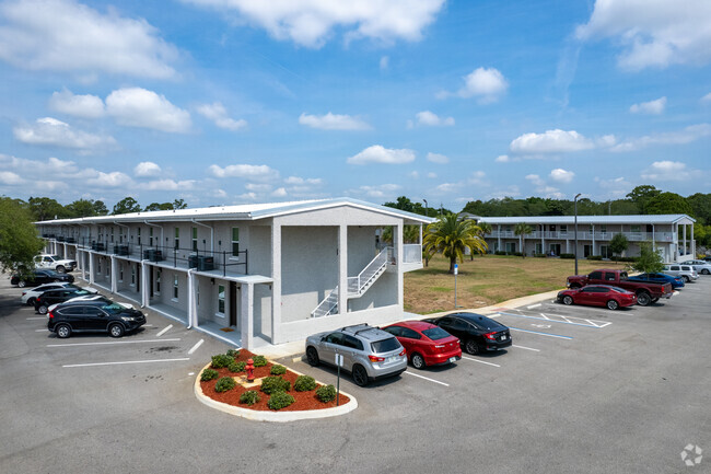 Building Photo - Manatee Landing Rental