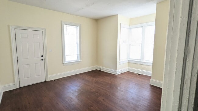 Photo - 523 W Grand Ave Unit A