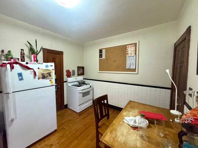 Photo - 195 College Ave Unit #2F