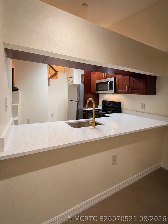 Photo - 21202 Glenmoor Dr Unit 21202