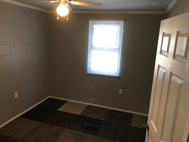 Photo - 203 Morton St