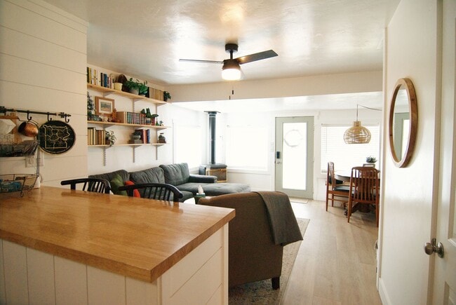 Photo - Cozy 4 Bed, 2 Bath Home in Ucon!