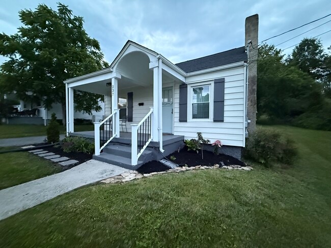 Building Photo - 237 Randolph St