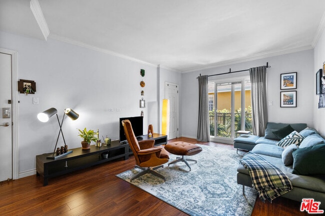 Photo - 332 Rexford Dr Unit 6