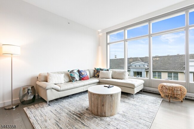 30 Melrose Terrace Unit 408