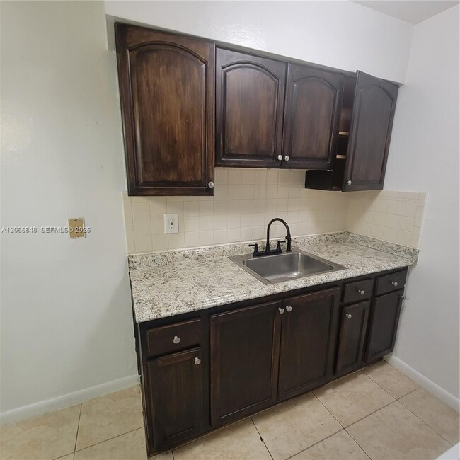 Photo - 1708 N 16th Ave Unit 3