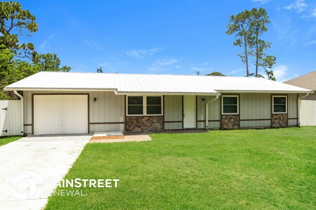 Photo - 995 Armstrong Rd SE