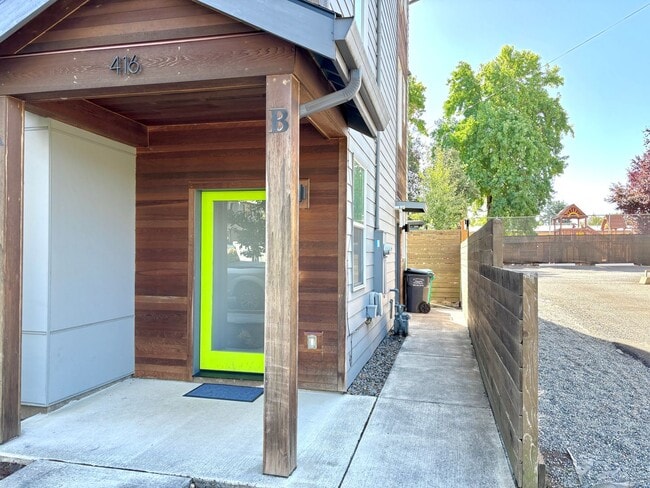 Building Photo - TANQU06 Unit B (LWR) Rental