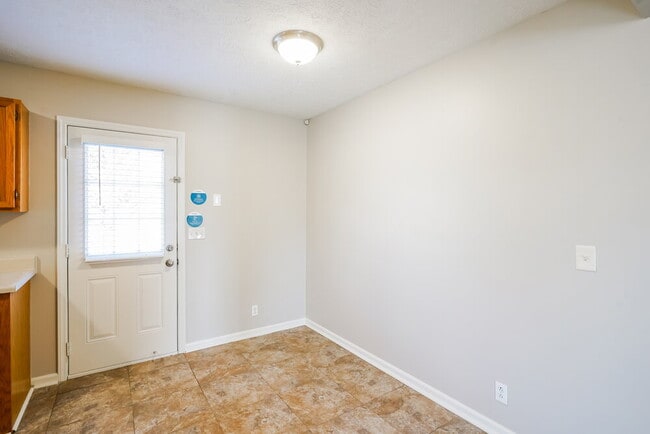 Photo - 114 Antler Dr