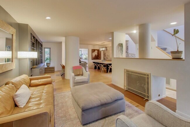 Photo - 3536 N Marshfield Ave