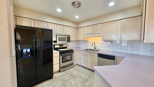 Photo - 953 San Miguel St