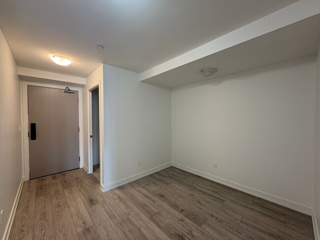 Photo - BURLINGTON – 2 BEDROOM + DEN – 2 BATHROOM – CONDO – $2,699 – ONLY Unit 2Bed + Den