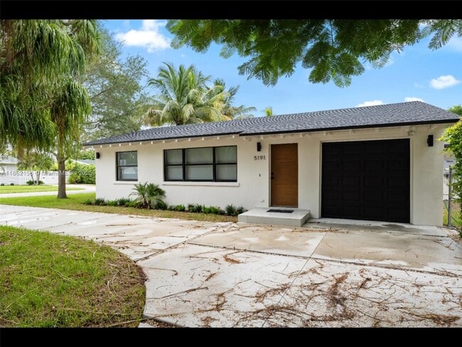 Building Photo - 5191 SW 67th Ave Rental