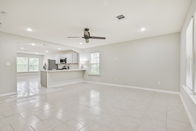 Photo - 10633 Flaxman St